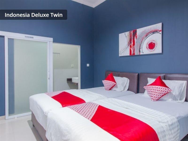 Hotel Oyo 871 Aira Costel Cianjur Esterno foto