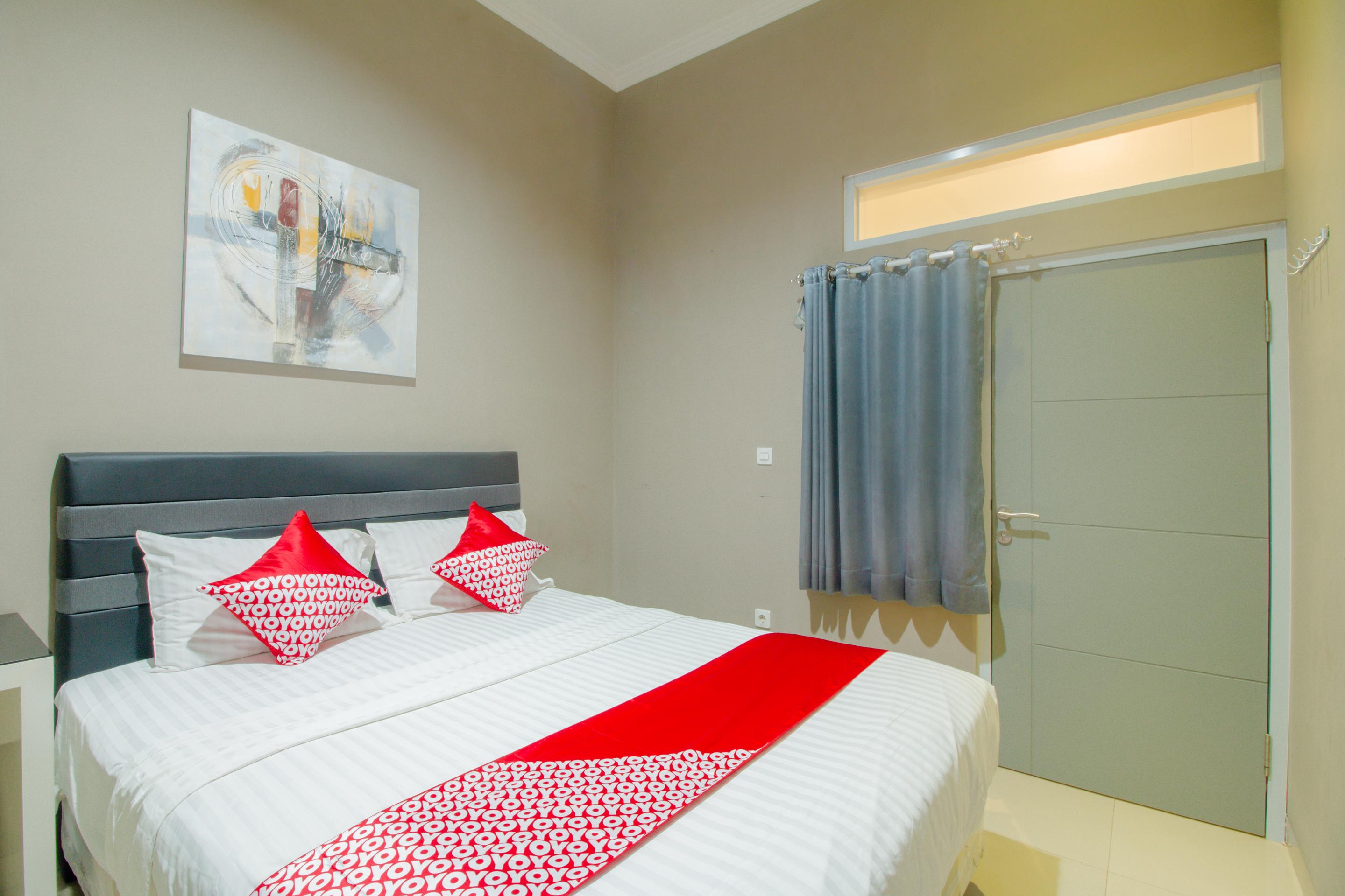 Hotel Oyo 871 Aira Costel Cianjur Esterno foto