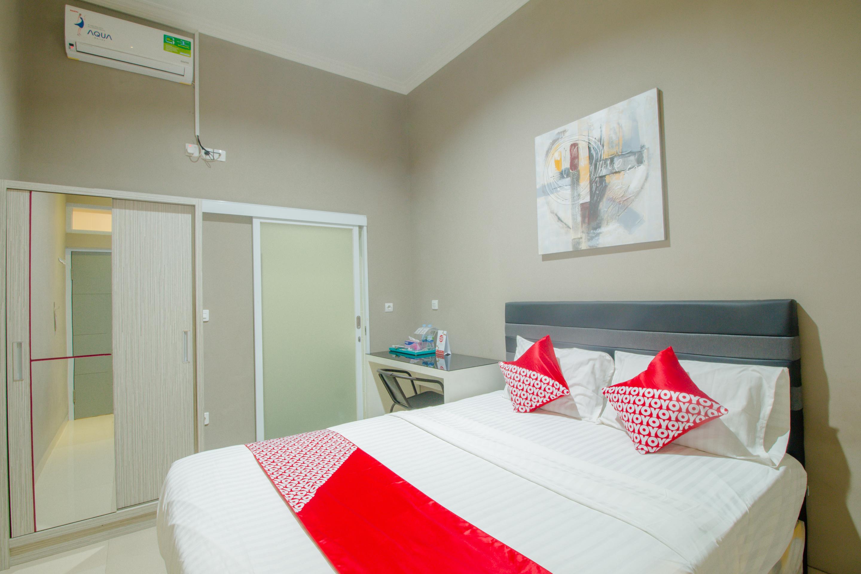 Hotel Oyo 871 Aira Costel Cianjur Esterno foto