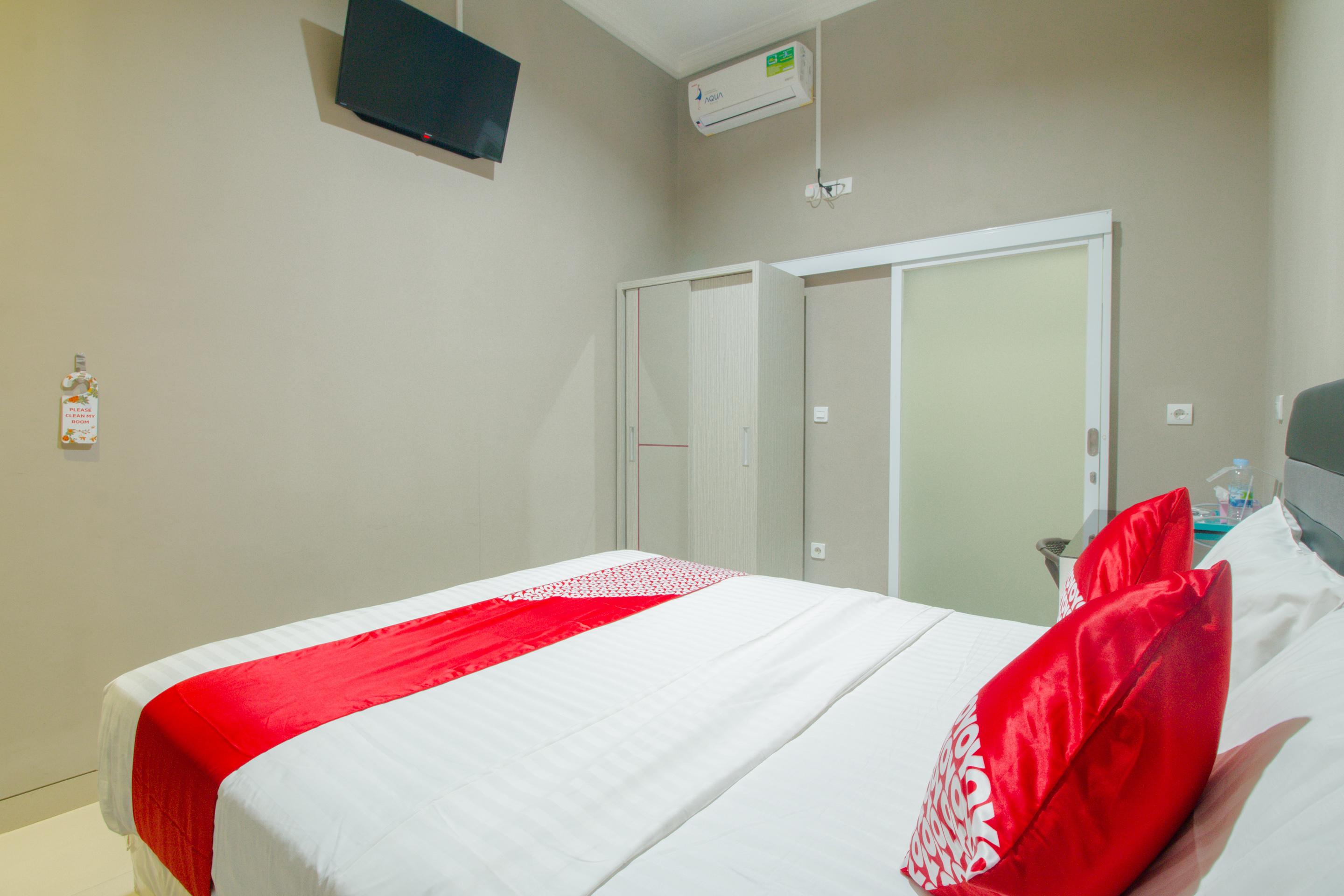 Hotel Oyo 871 Aira Costel Cianjur Esterno foto