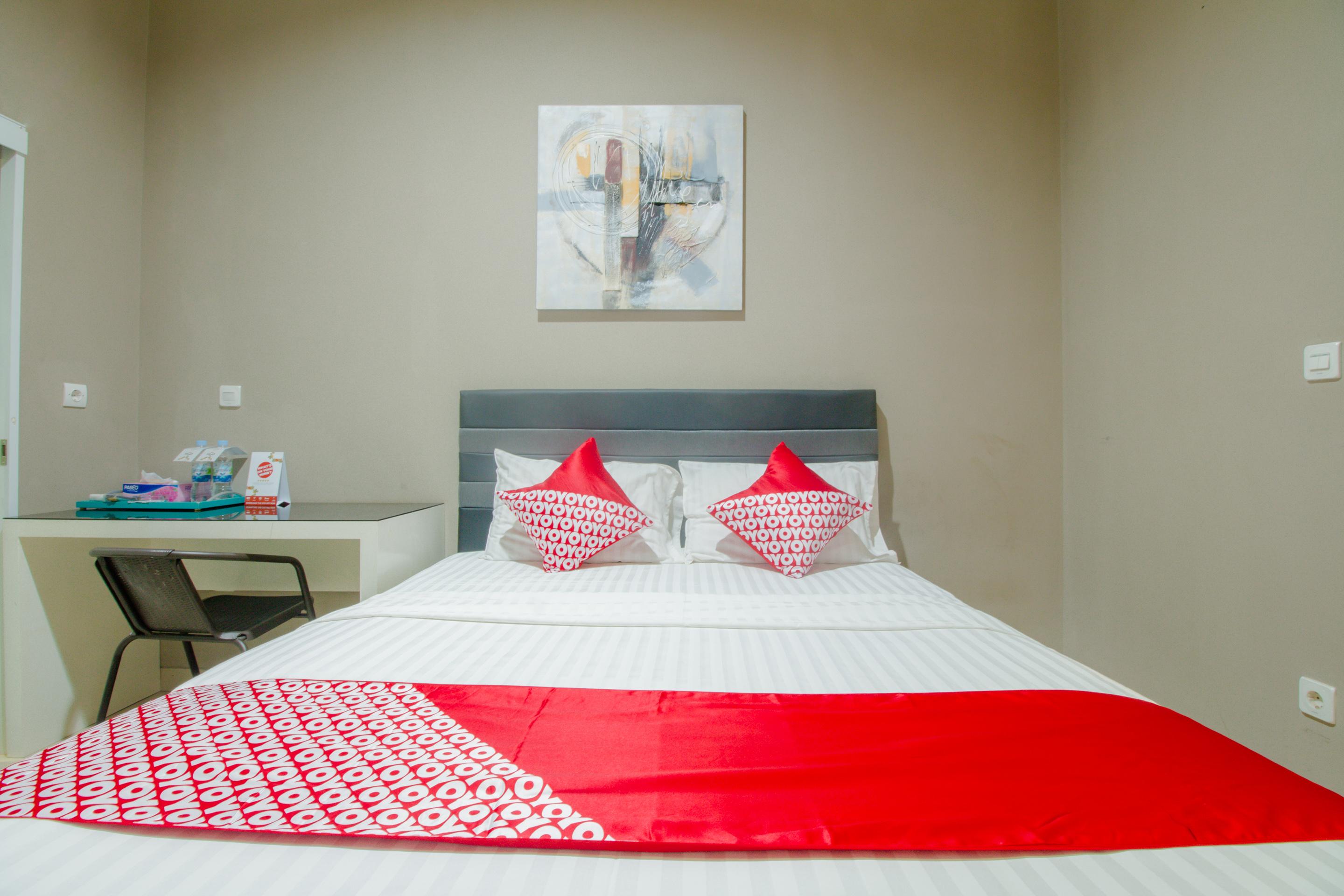 Hotel Oyo 871 Aira Costel Cianjur Esterno foto