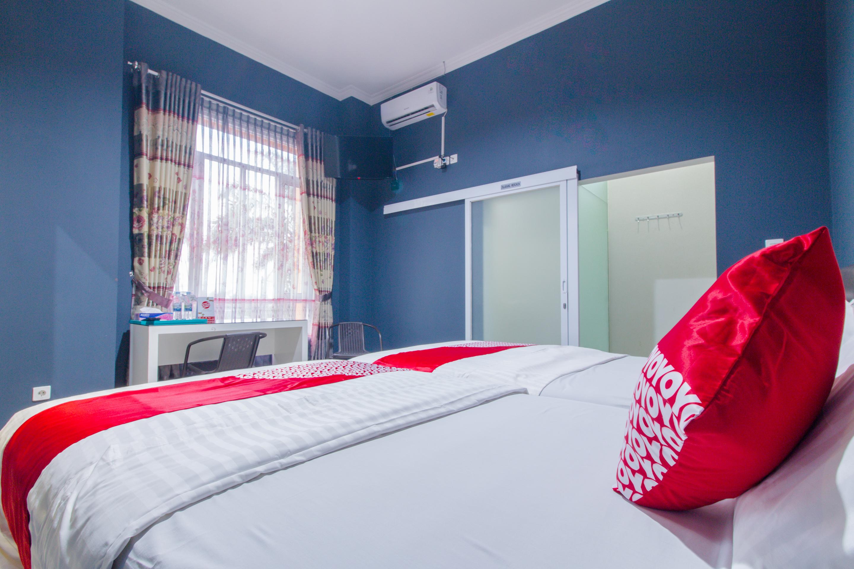 Hotel Oyo 871 Aira Costel Cianjur Esterno foto