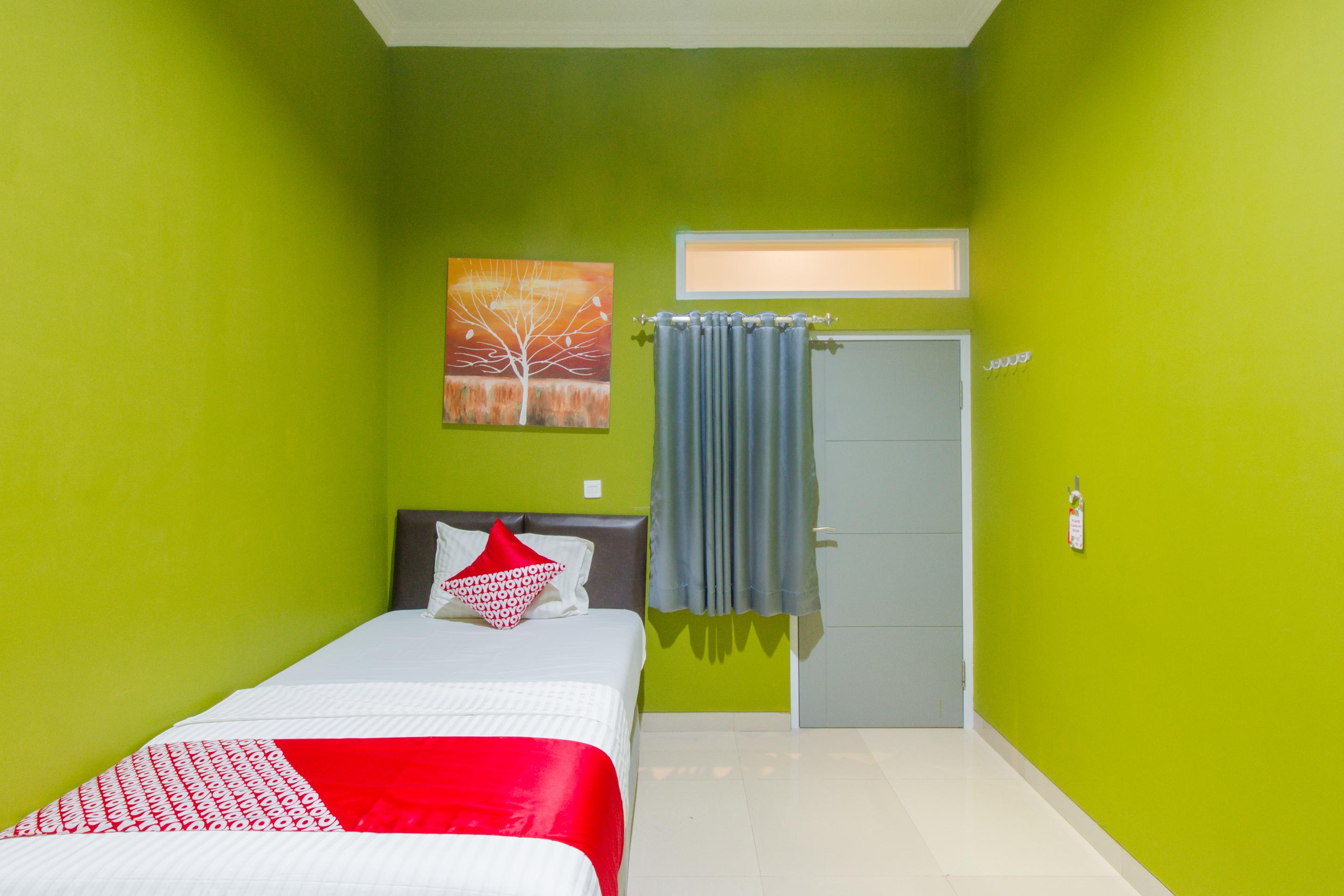 Hotel Oyo 871 Aira Costel Cianjur Esterno foto