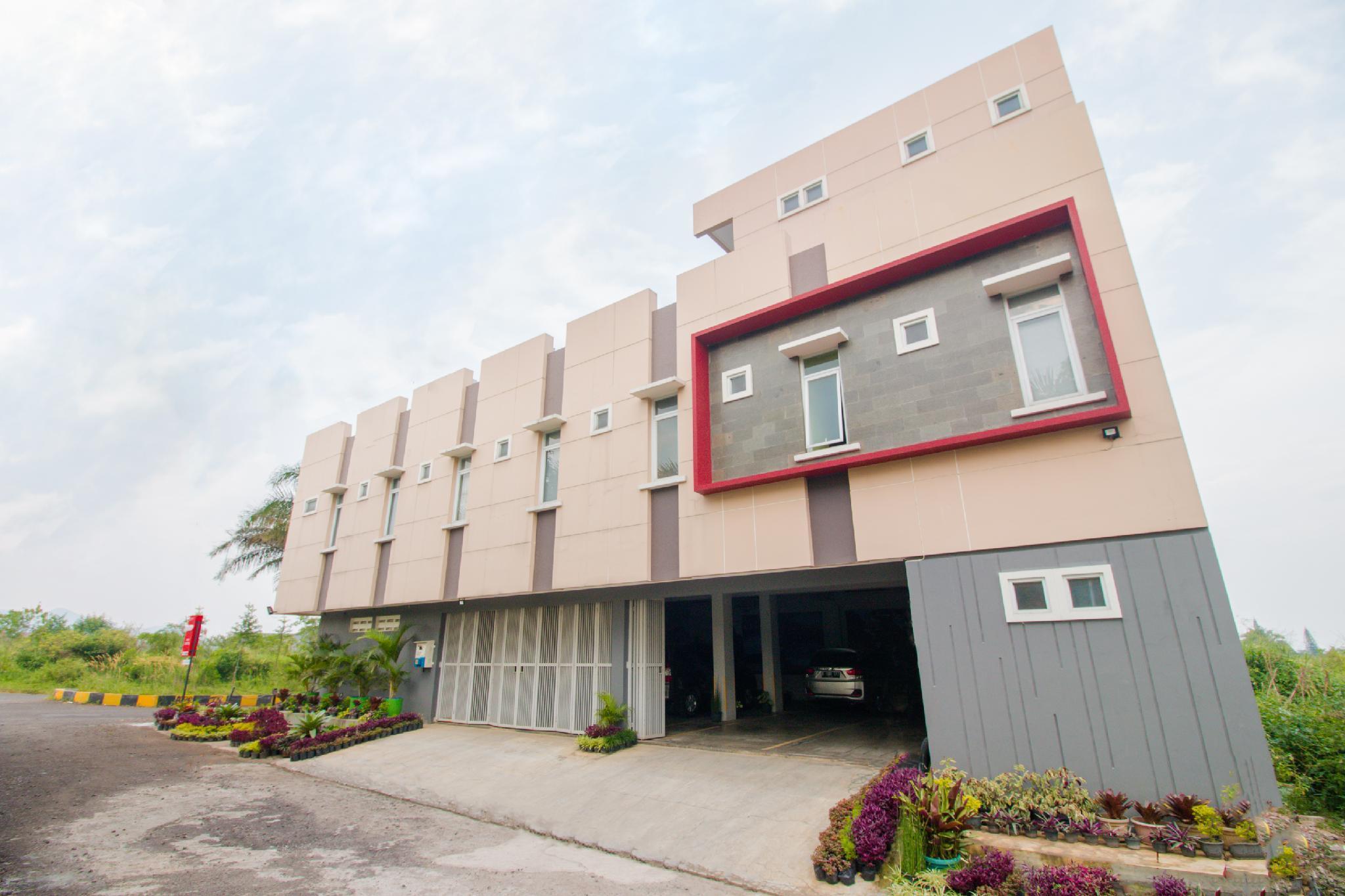 Hotel Oyo 871 Aira Costel Cianjur Esterno foto