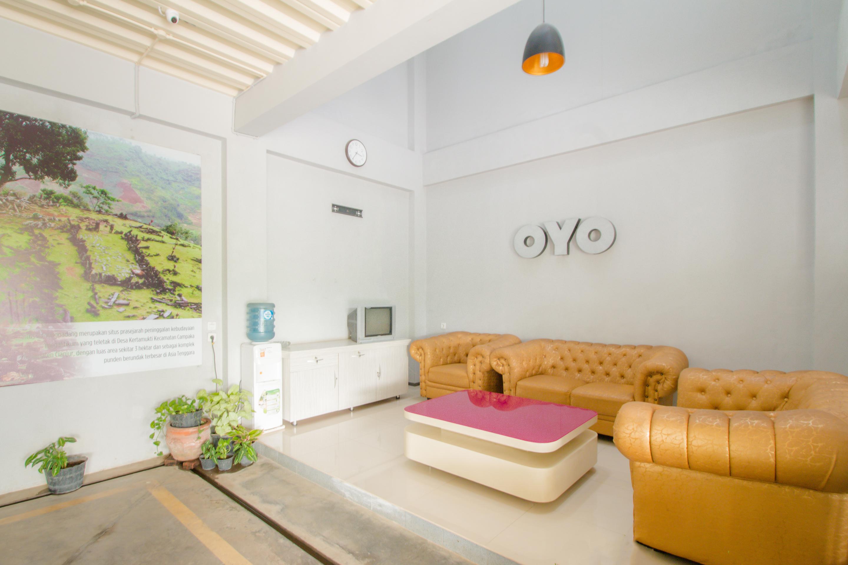 Hotel Oyo 871 Aira Costel Cianjur Esterno foto