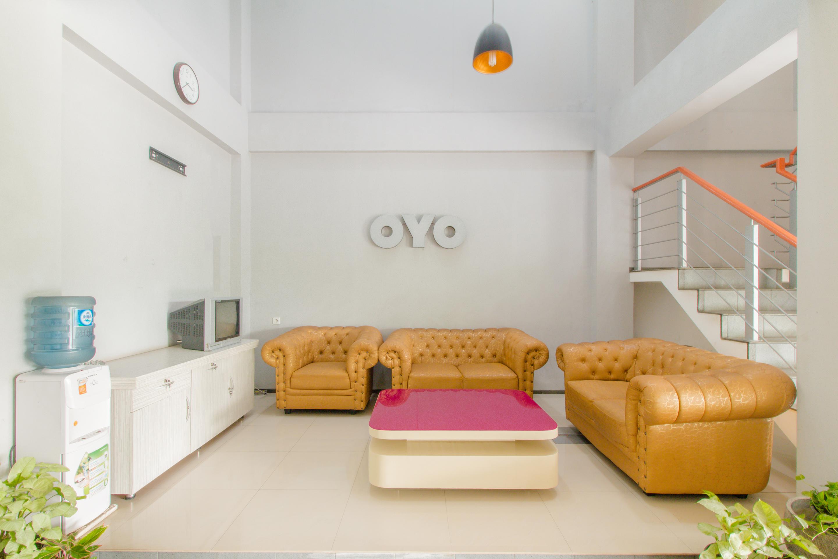 Hotel Oyo 871 Aira Costel Cianjur Esterno foto