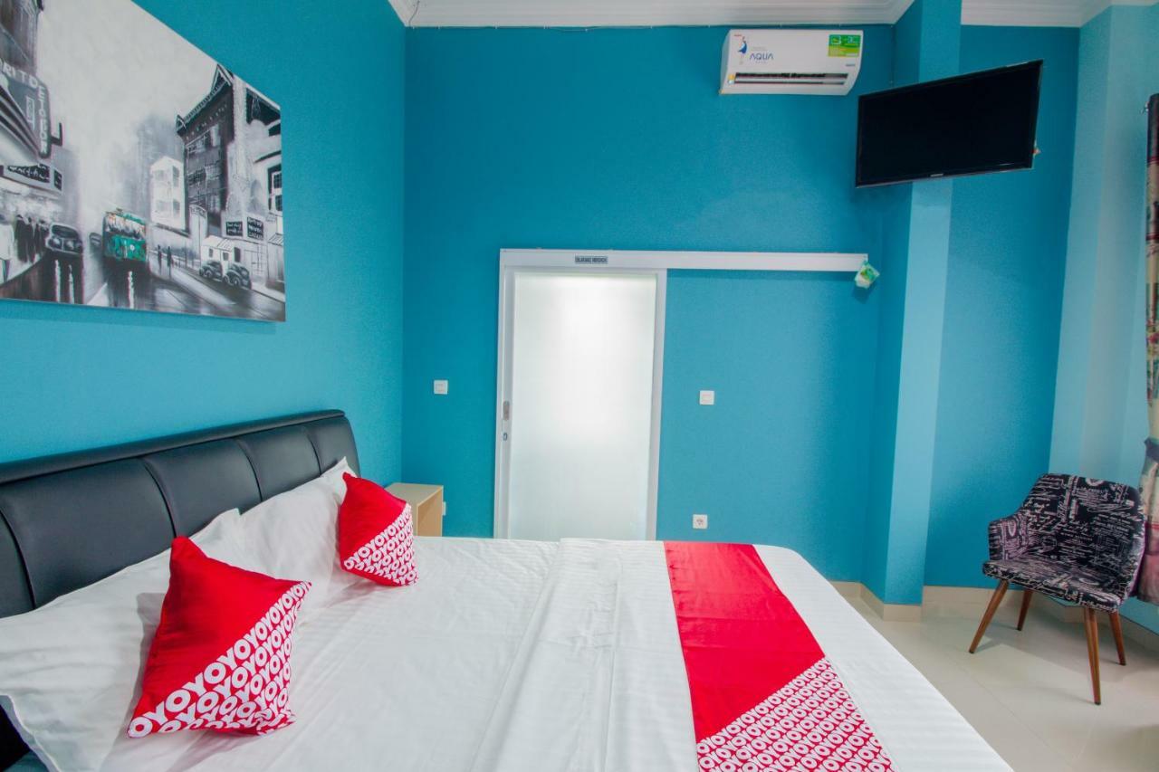 Hotel Oyo 871 Aira Costel Cianjur Esterno foto